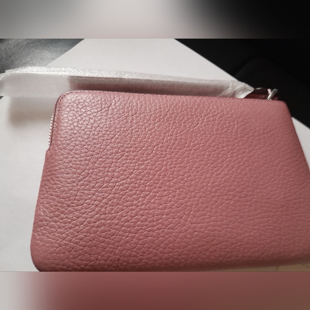 New Coach Wristlet With Hearts Rivets New With Tags In Peony Color 💕 - Picture 4 of 8